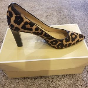 Michael Kors Abbi Flex Leopard Pump